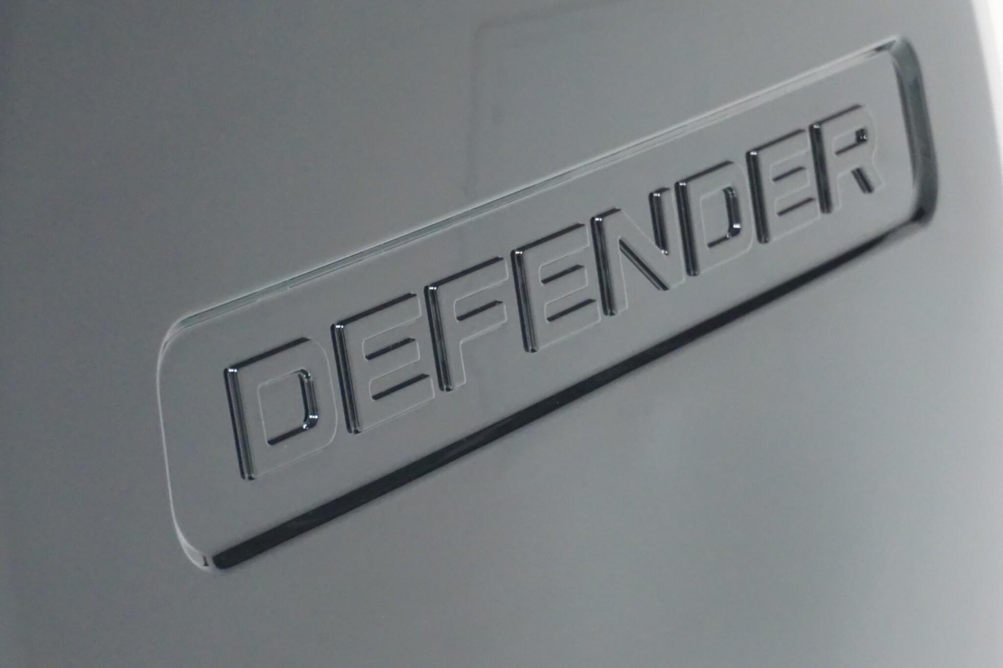 Land Rover Defender 110 3.0 D300 MHEV X-Dynamic HSE SUV 5dr Diesel Auto 4WD Euro 6 (s/s) (300 ps)